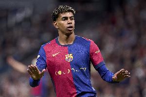 在线登录入口-六台主持人：世界上没有球员比亚马尔更好，金球奖非他莫属