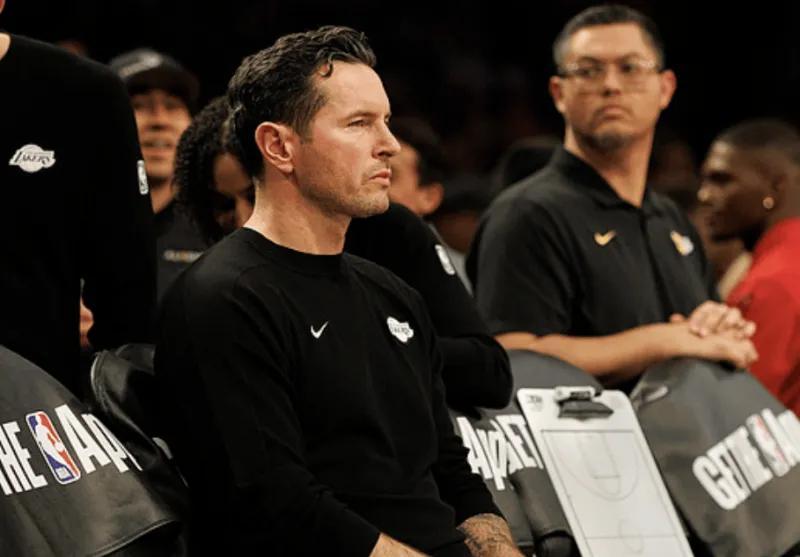 在线登录入口-雷迪克发布会拒不背锅！不满球队投篮，仍自信防守，八村下场复出